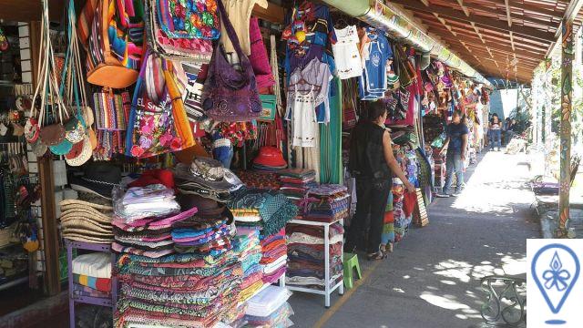 El Mercado Nacional de Artesanías: Colores y Sabores Locales